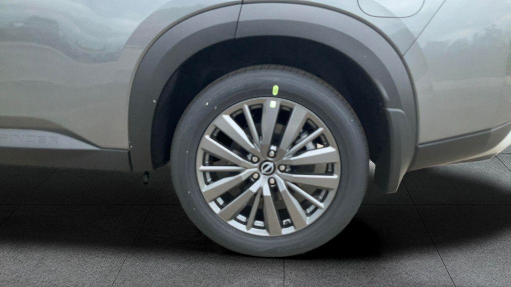 new 2025 Nissan Pathfinder car, priced at $47,555