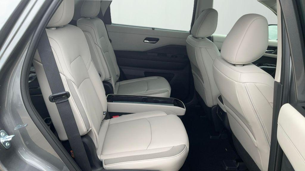 new 2025 Nissan Pathfinder car, priced at $47,555