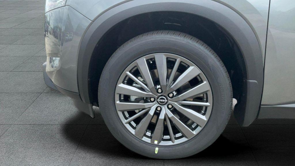 new 2025 Nissan Pathfinder car, priced at $47,555