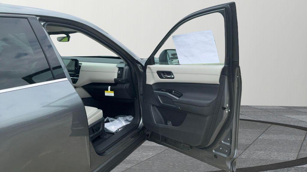 new 2025 Nissan Pathfinder car, priced at $47,555