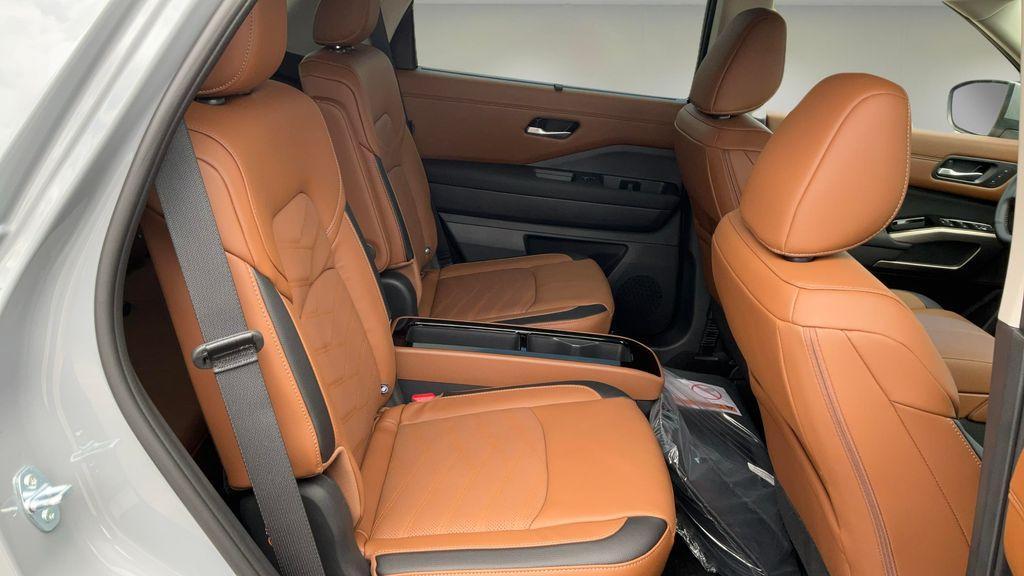 new 2025 Nissan Pathfinder car, priced at $52,485