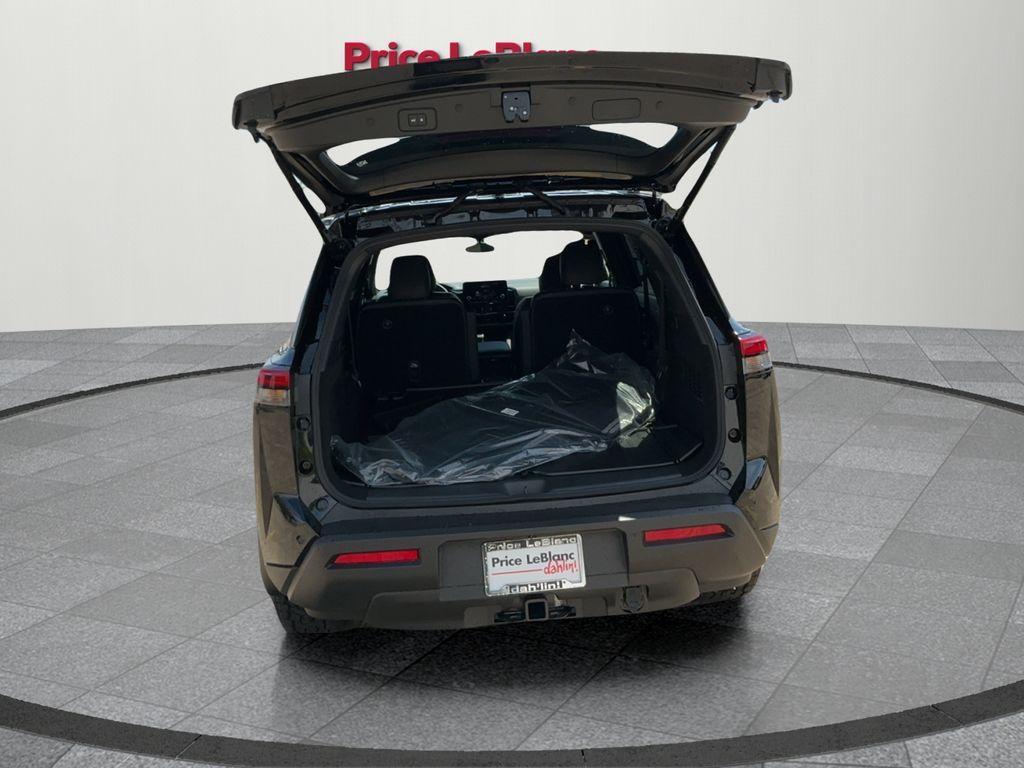 new 2025 Nissan Pathfinder car, priced at $46,620