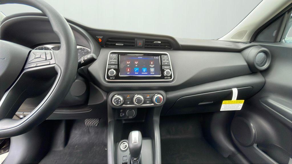 new 2025 Nissan Kicks Play car, priced at $23,870