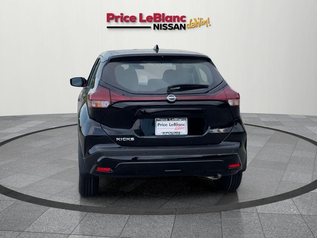 new 2025 Nissan Kicks Play car, priced at $23,870