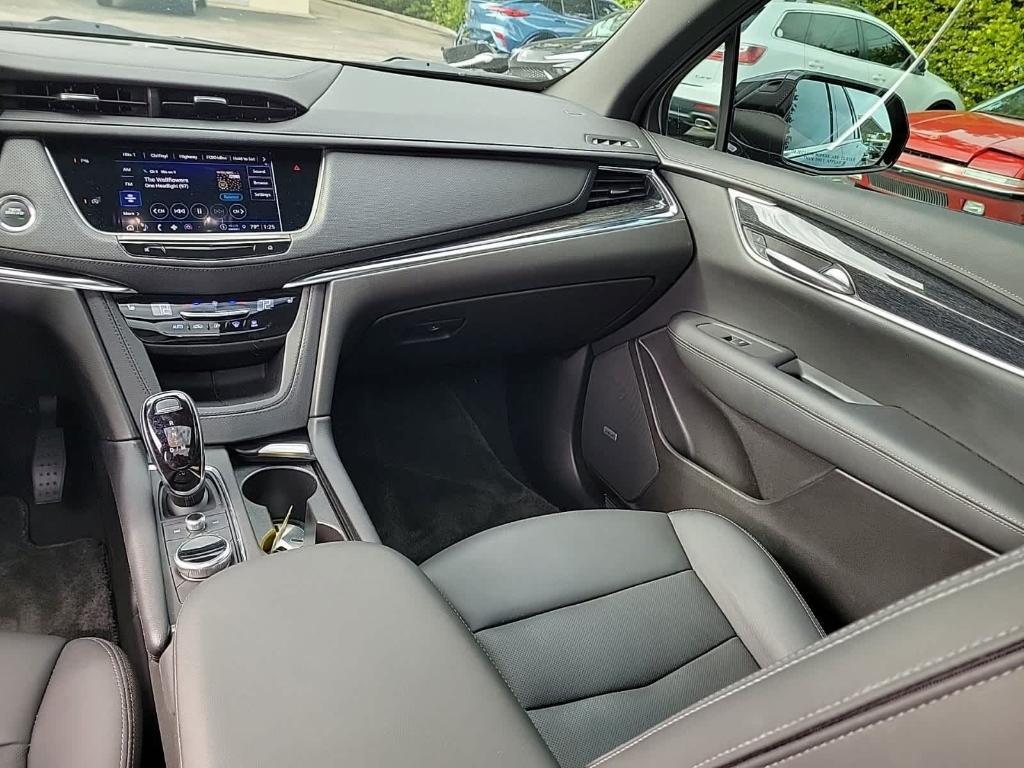 used 2022 Cadillac XT5 car, priced at $34,799