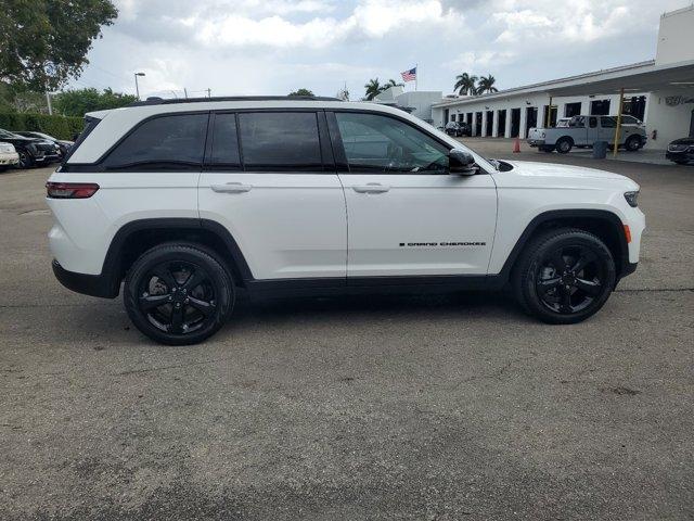 used 2024 Jeep Grand Cherokee car, priced at $37,377