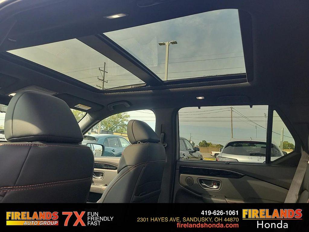 new 2025 Honda Pilot car, priced at $47,895