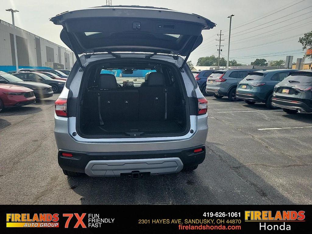 new 2025 Honda Pilot car, priced at $47,895