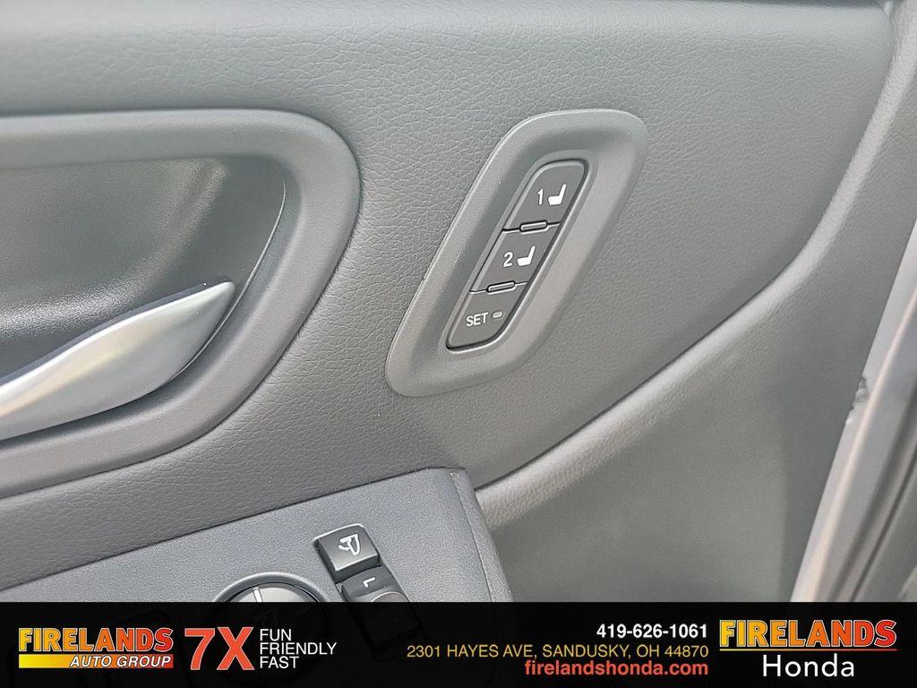 new 2025 Honda Pilot car, priced at $47,895