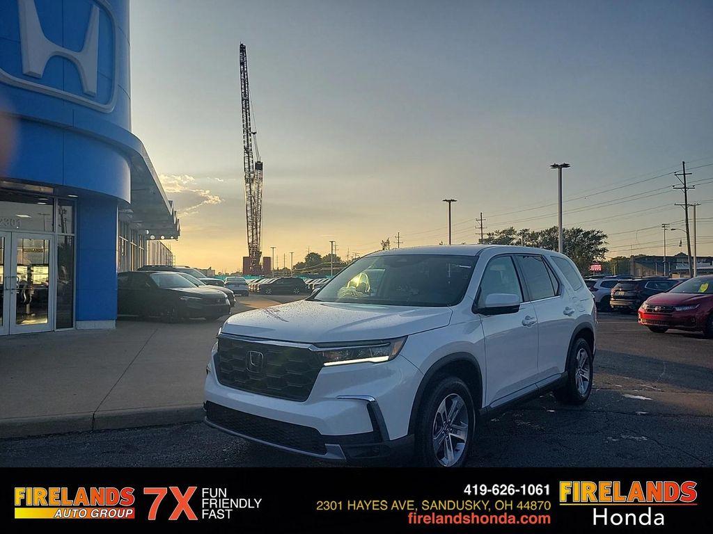 new 2025 Honda Pilot car, priced at $47,050