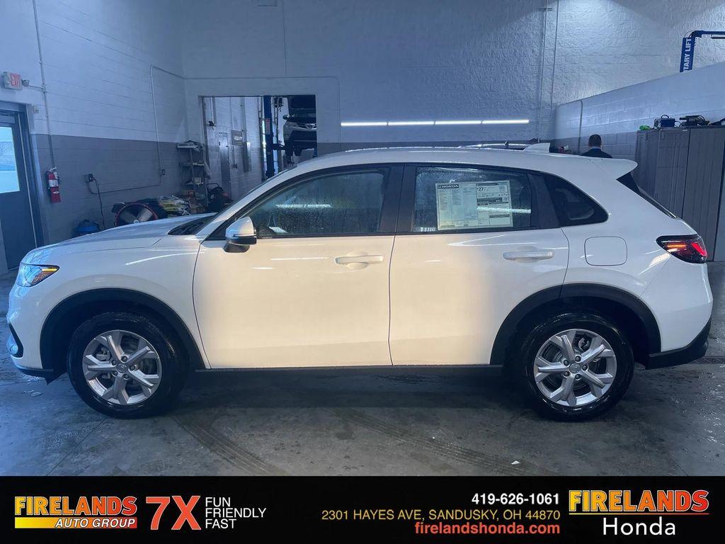 new 2025 Honda HR-V car, priced at $28,205