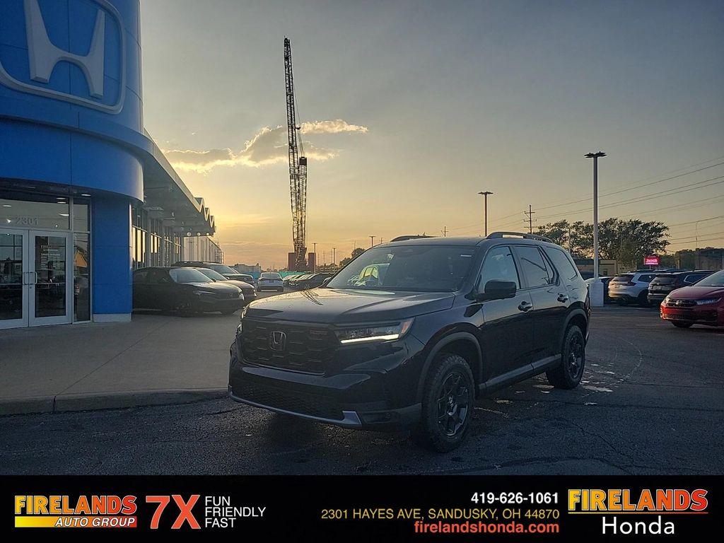 new 2025 Honda Pilot car, priced at $50,395