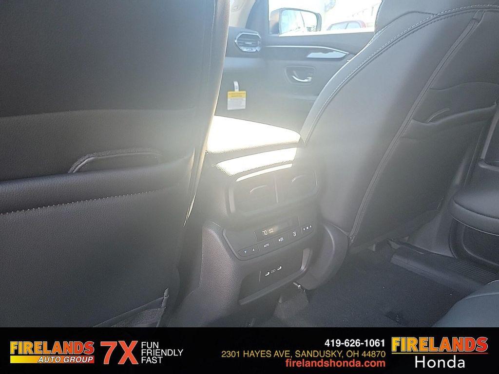 new 2025 Honda Pilot car, priced at $47,845