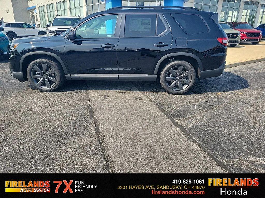 new 2025 Honda Pilot car, priced at $43,980