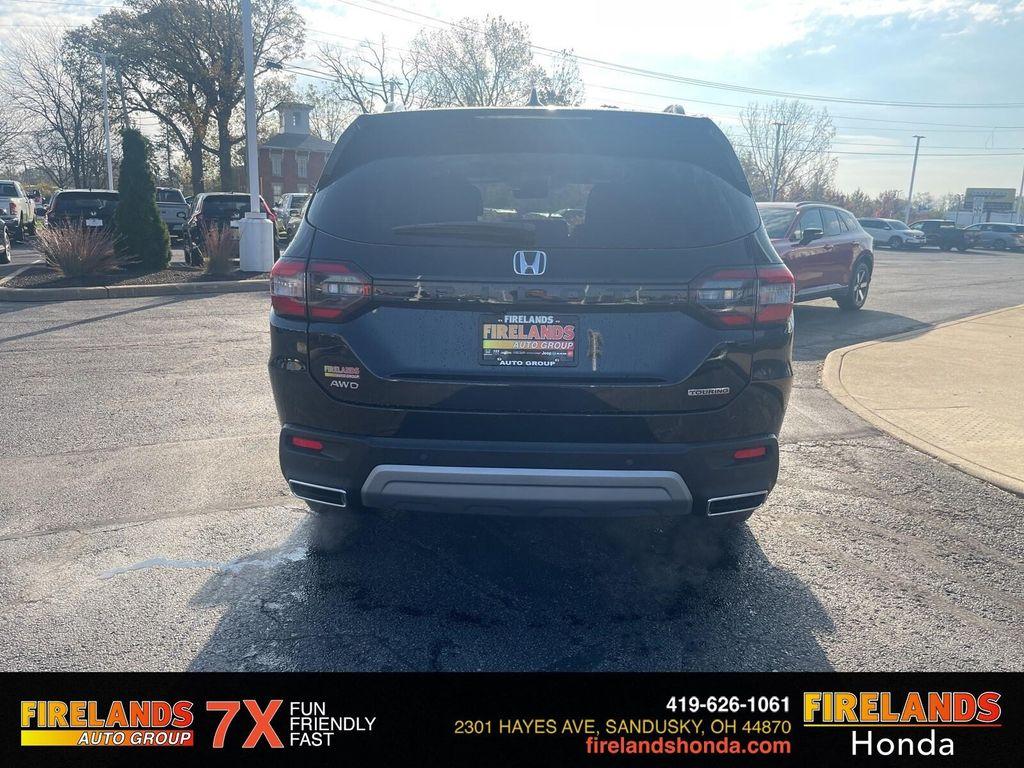 new 2025 Honda Pilot car, priced at $47,845