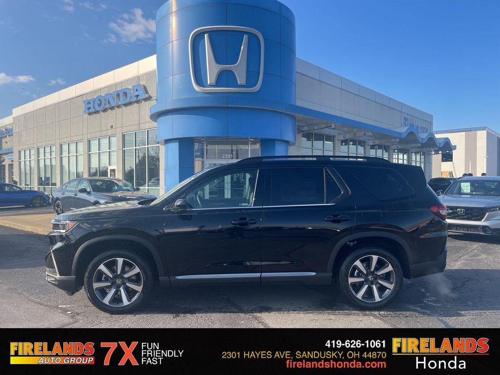 new 2025 Honda Pilot car, priced at $47,845