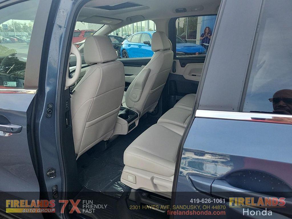 new 2026 Honda Odyssey car, priced at $44,290