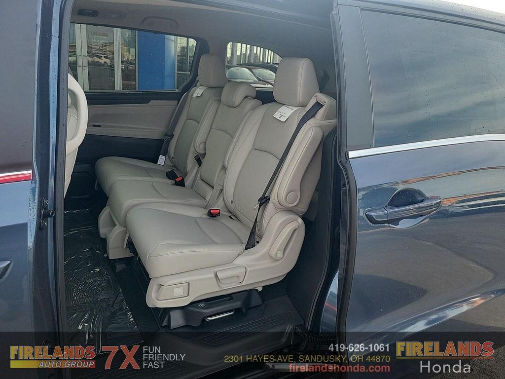 new 2026 Honda Odyssey car, priced at $44,290