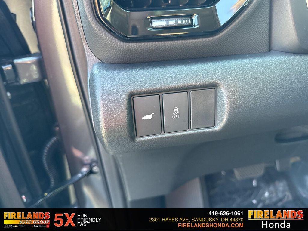 new 2025 Honda Pilot car, priced at $45,825