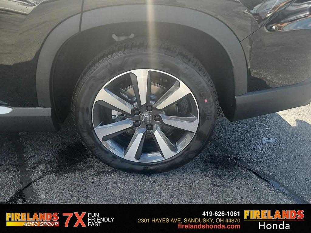 new 2025 Honda Pilot car, priced at $50,550