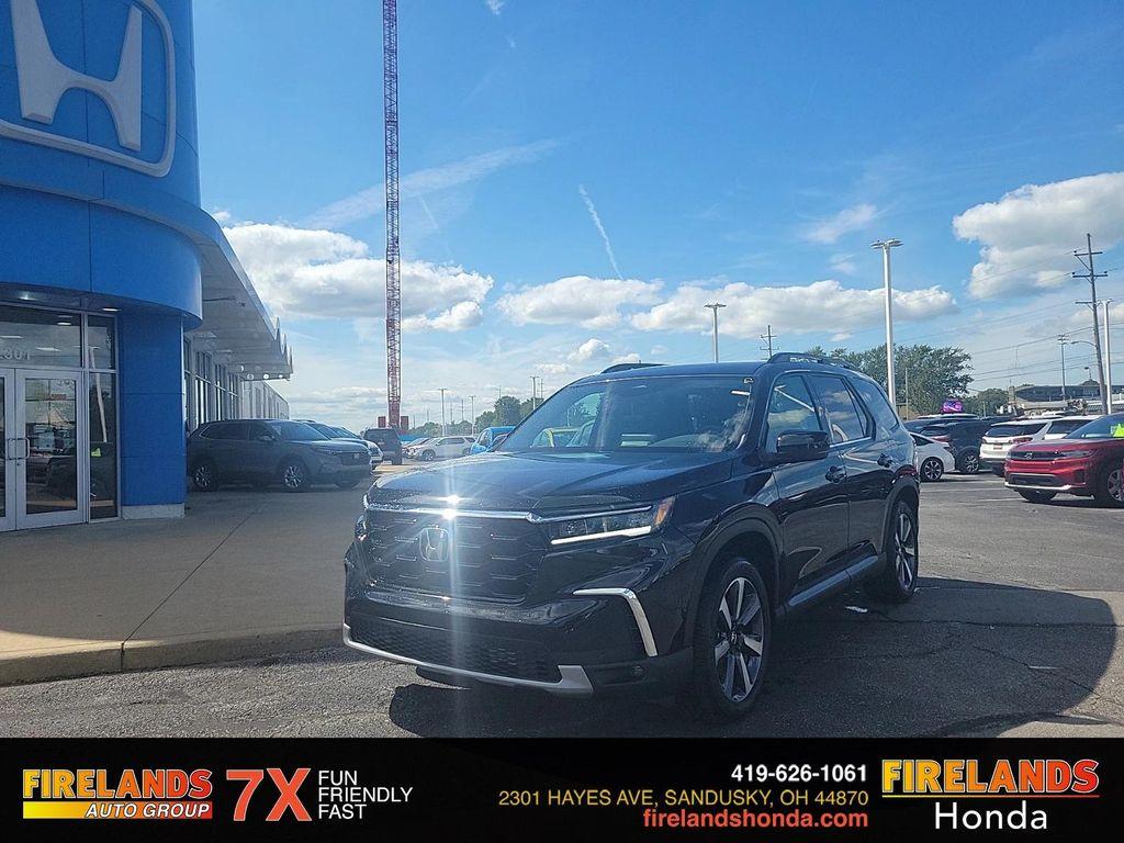 new 2025 Honda Pilot car, priced at $50,550