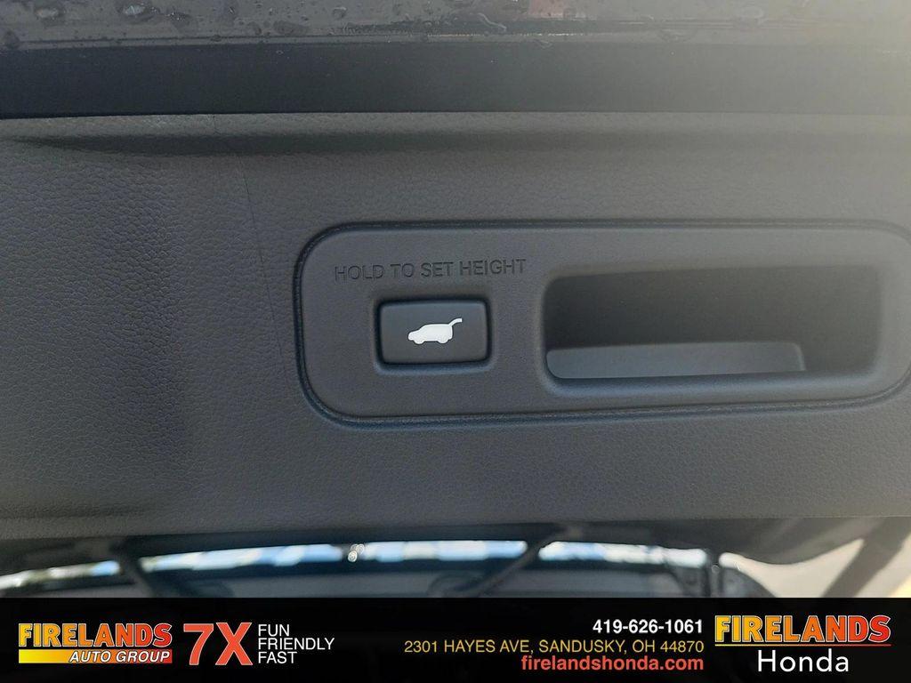 new 2025 Honda Pilot car, priced at $50,550