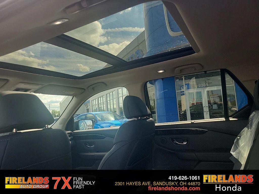 new 2025 Honda Pilot car, priced at $50,550