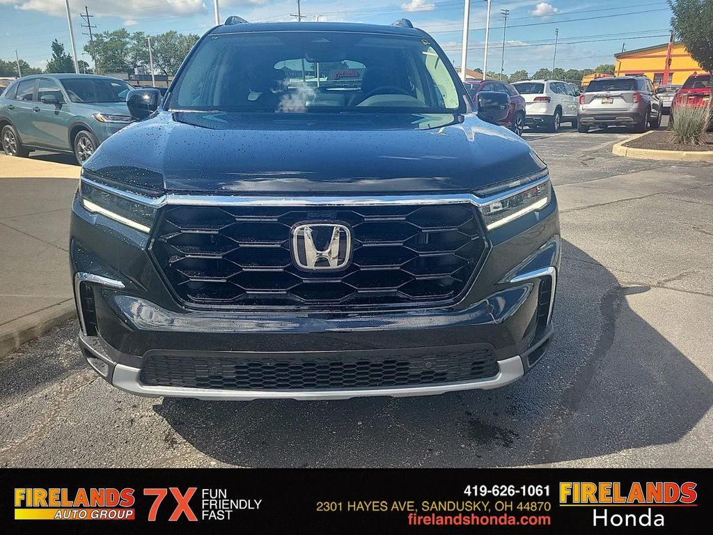 new 2025 Honda Pilot car, priced at $50,550