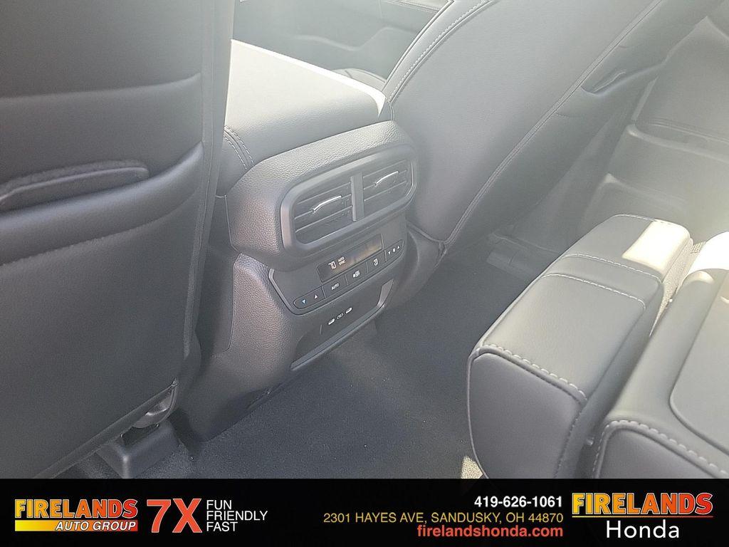 new 2025 Honda Pilot car, priced at $50,550