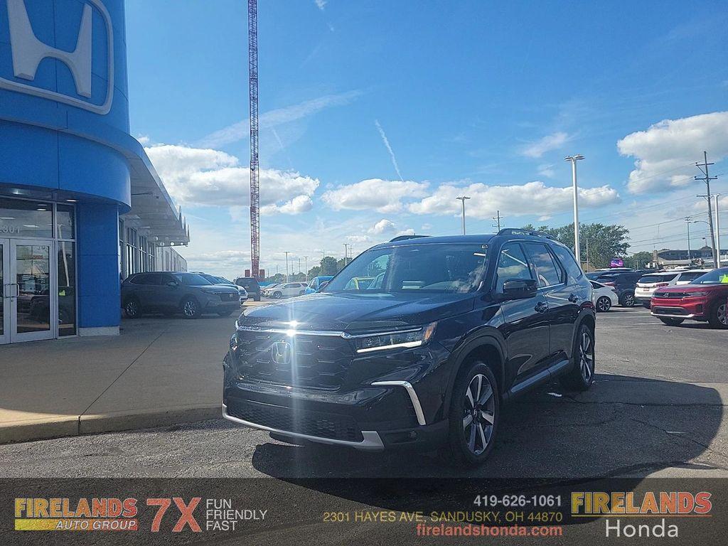 new 2025 Honda Pilot car, priced at $50,550