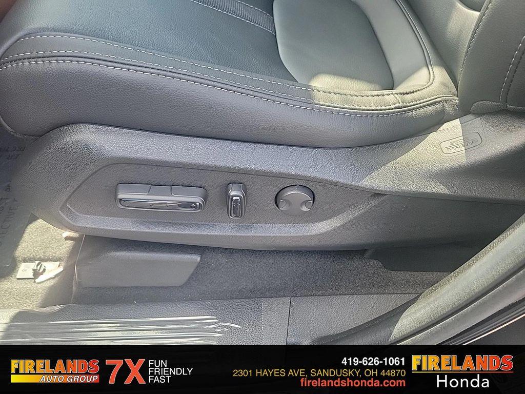 new 2025 Honda Pilot car, priced at $50,550