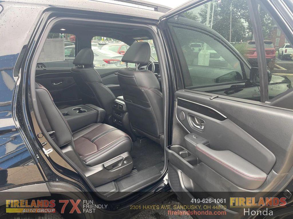 new 2025 Honda Pilot car, priced at $54,080
