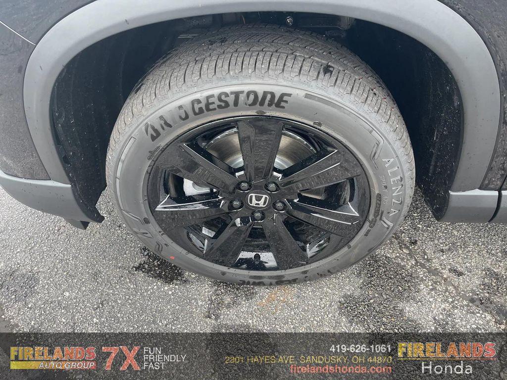 new 2025 Honda Pilot car, priced at $54,080