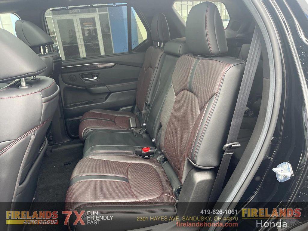 new 2025 Honda Pilot car, priced at $54,080