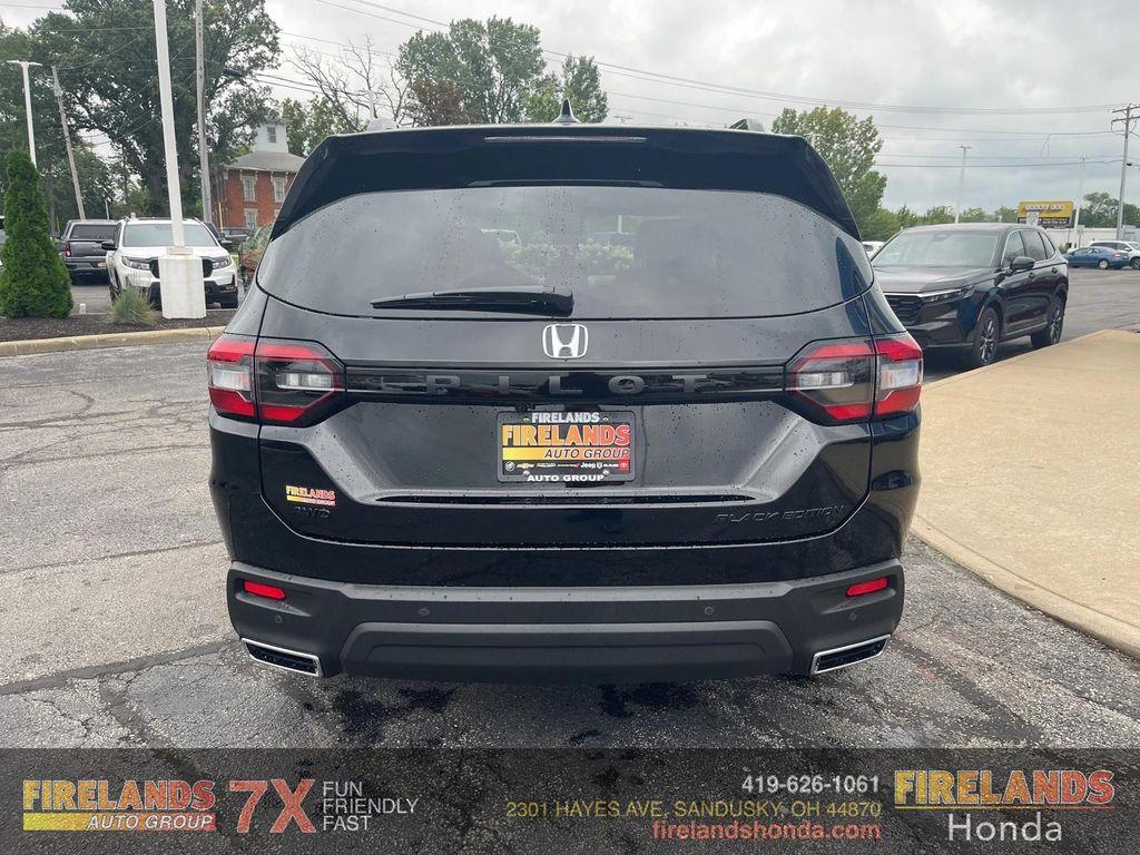 new 2025 Honda Pilot car, priced at $54,080