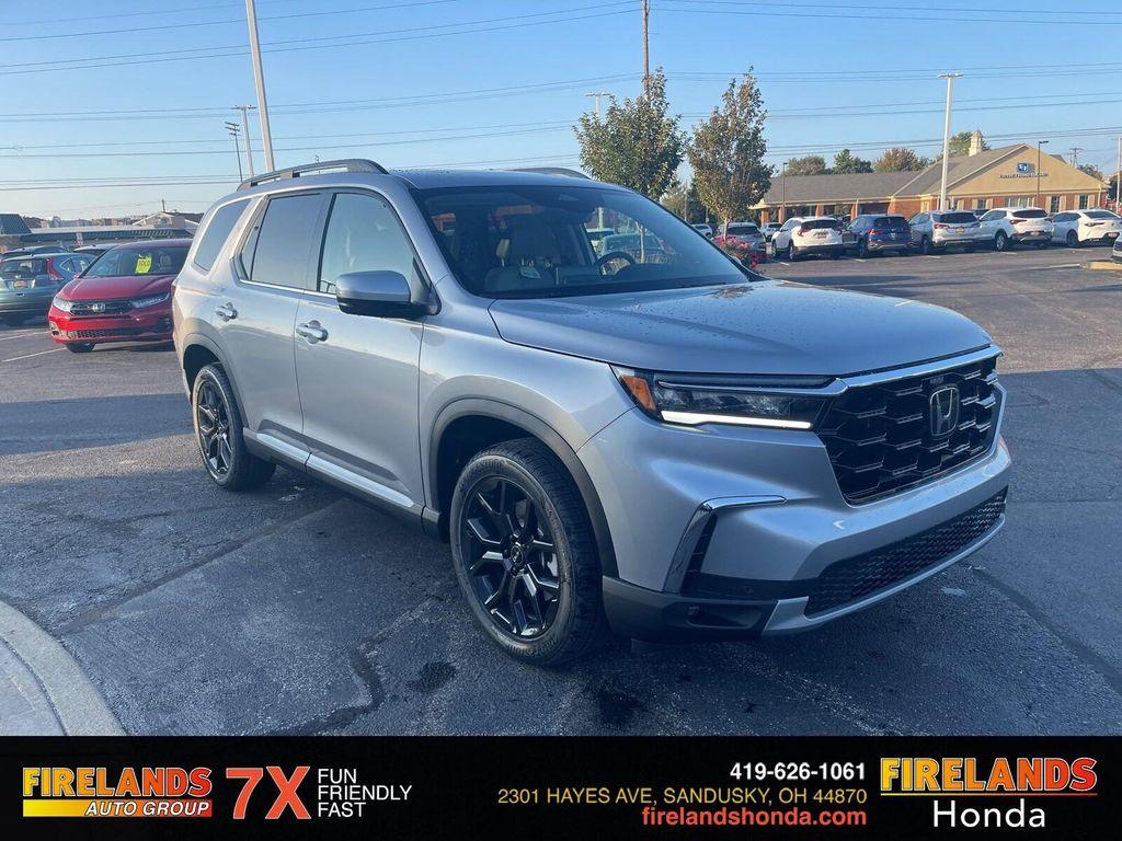 new 2025 Honda Pilot car, priced at $52,495