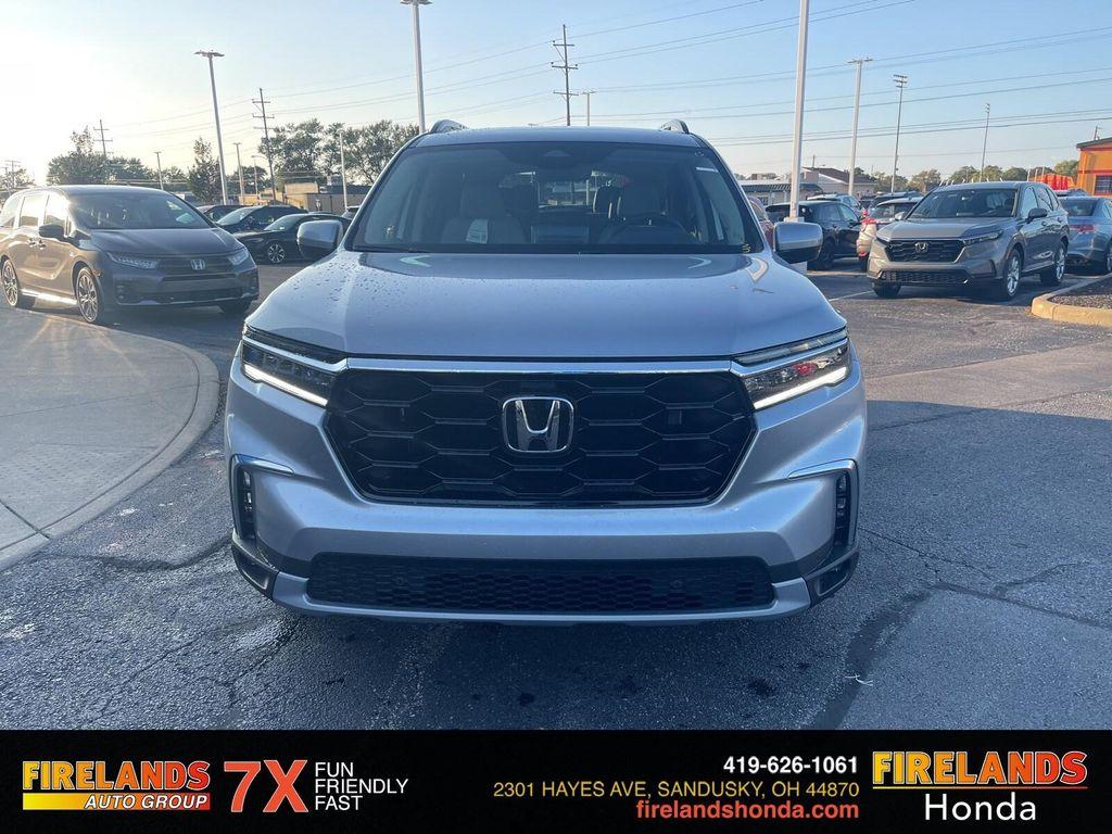 new 2025 Honda Pilot car, priced at $52,495