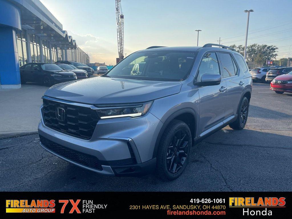 new 2025 Honda Pilot car, priced at $52,495