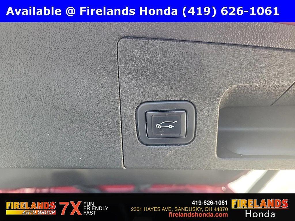 used 2022 Cadillac XT5 car, priced at $24,500