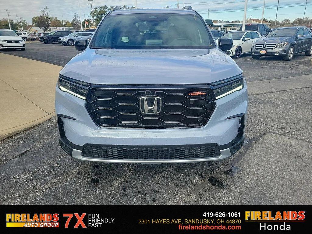 new 2025 Honda Pilot car, priced at $51,330