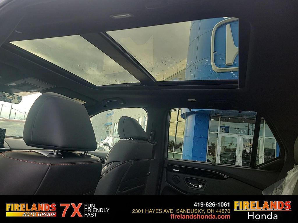 new 2025 Honda Pilot car, priced at $51,330