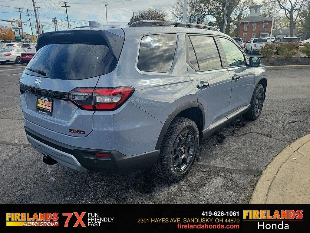 new 2025 Honda Pilot car, priced at $51,330