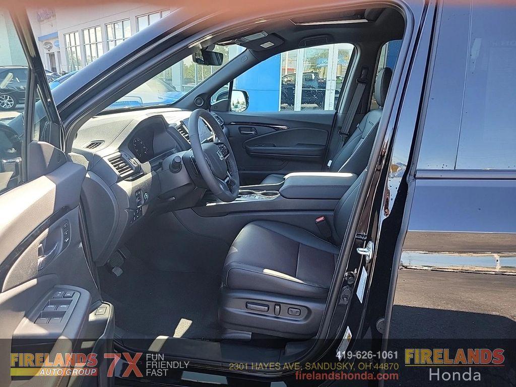 new 2025 Honda Ridgeline car, priced at $47,700