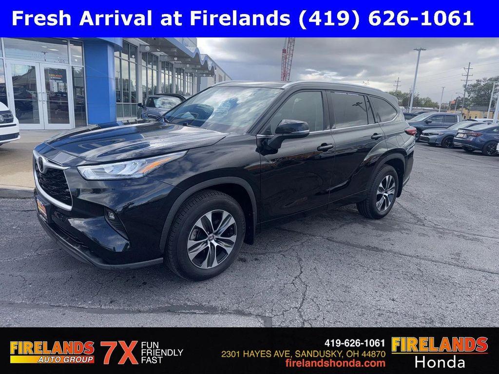 used 2020 Toyota Highlander car, priced at $25,000