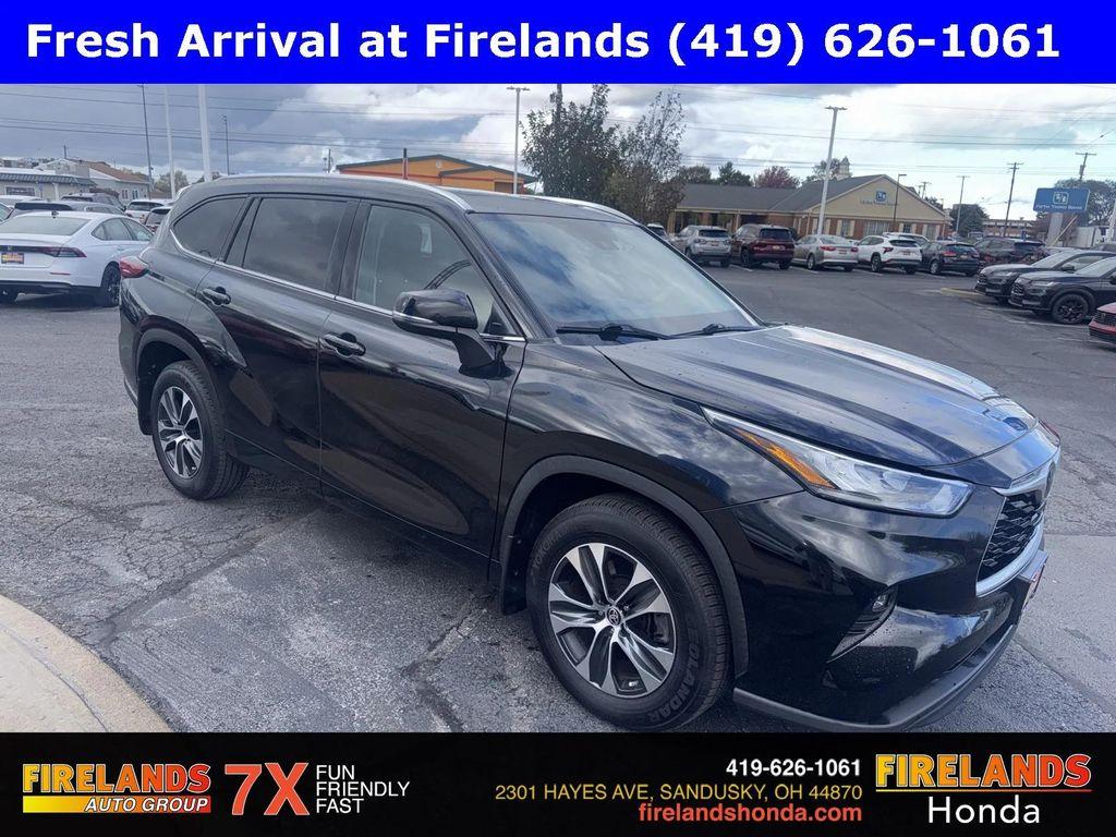 used 2020 Toyota Highlander car, priced at $25,000