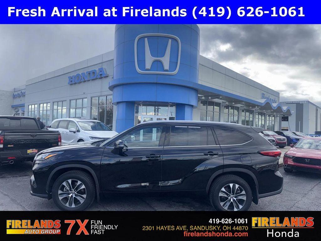 used 2020 Toyota Highlander car, priced at $25,000