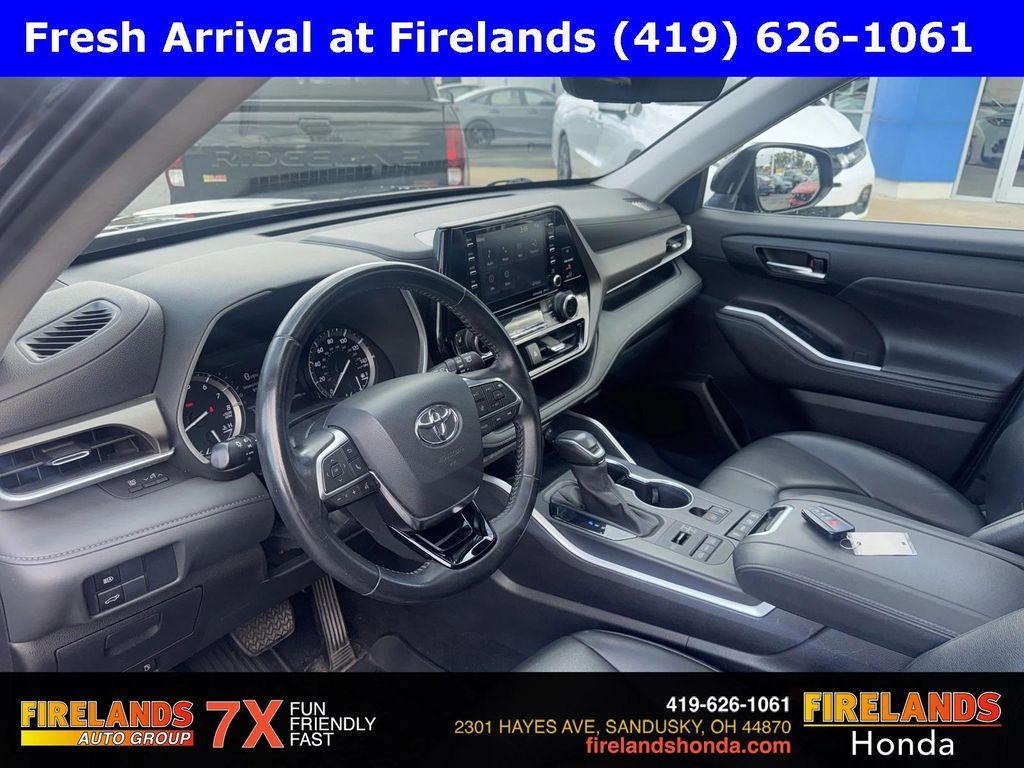 used 2020 Toyota Highlander car, priced at $25,000