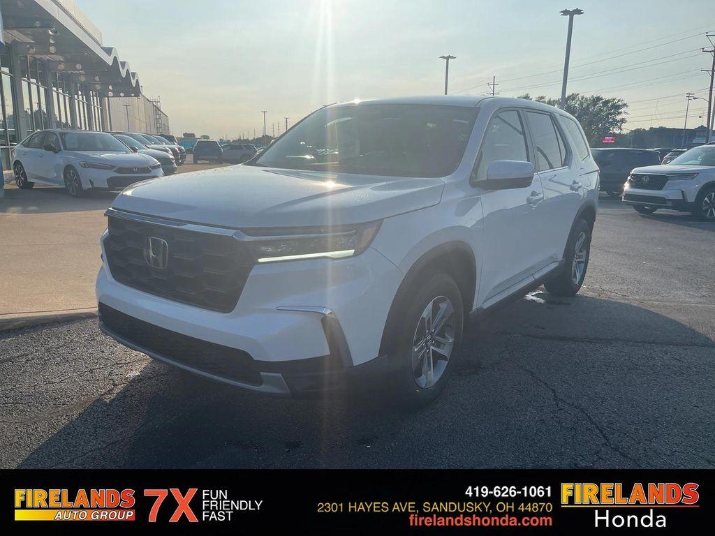 new 2025 Honda Pilot car, priced at $47,735