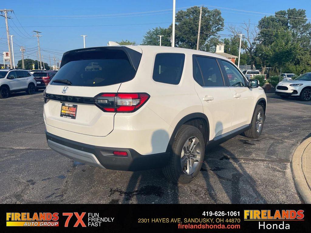 new 2025 Honda Pilot car, priced at $47,735