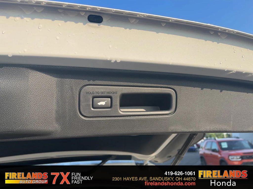 new 2025 Honda Pilot car, priced at $47,735